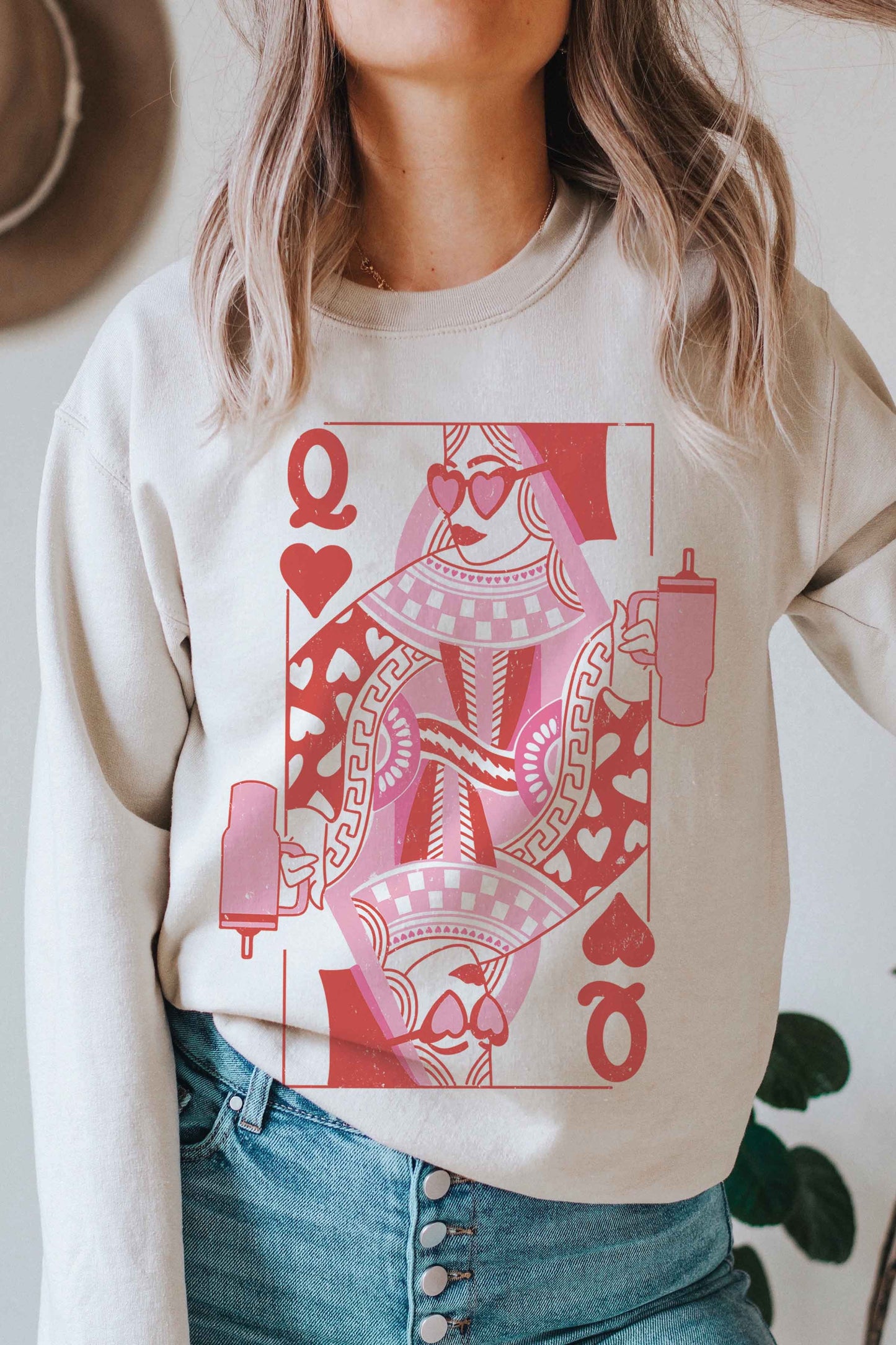 QUEEN OF HEARTS Graphic Sweatshirt